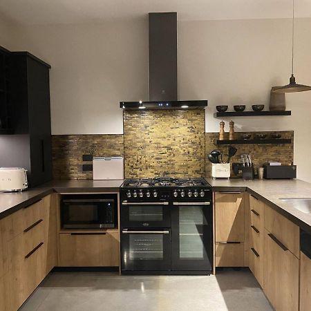 טוויזל Black Stilt Retreat, Stunning Luxury Property מראה חיצוני תמונה