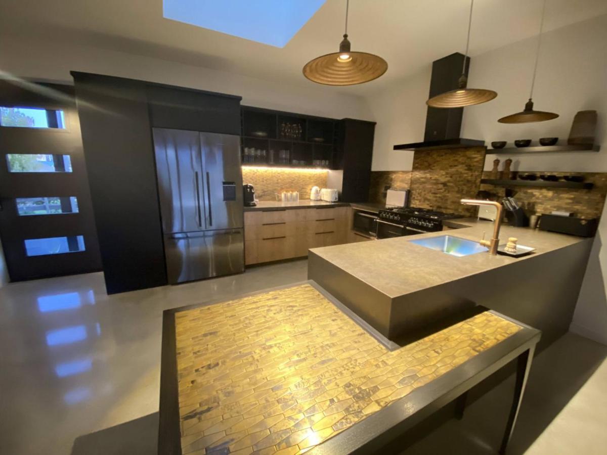 טוויזל Black Stilt Retreat, Stunning Luxury Property מראה חיצוני תמונה